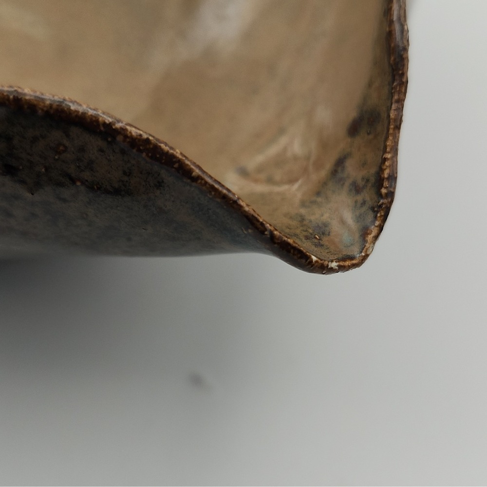 Japanese Handmade Pottery Bowl Brown Glaze Pouring Spout Signed 10" x 3.5" - Picture 4 of 9